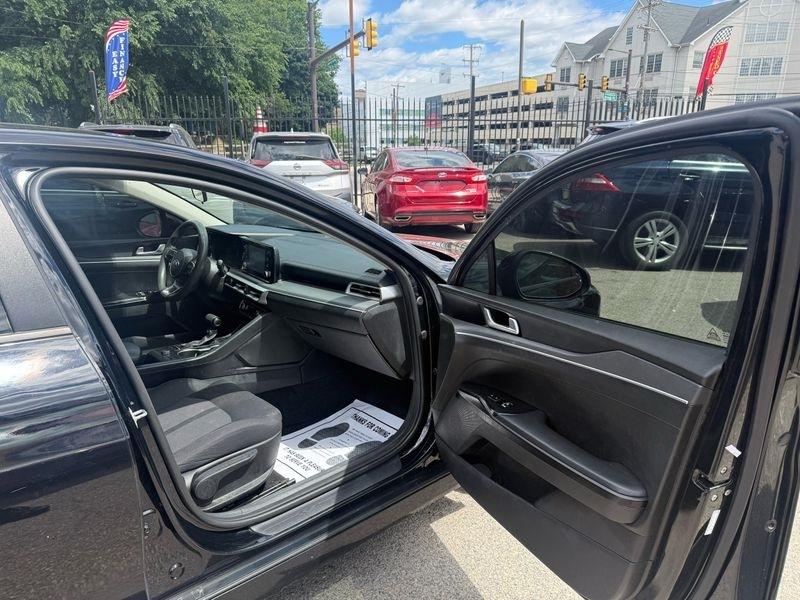 Kia K5 LXS 2021