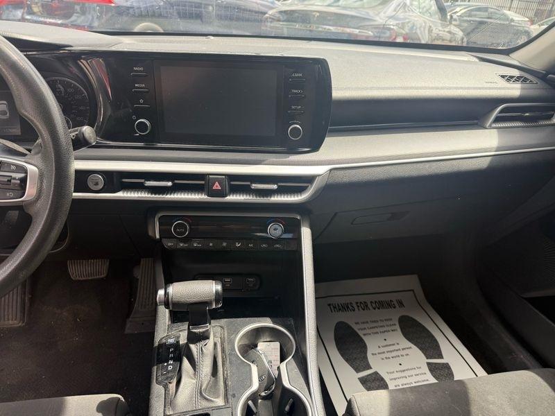 Kia K5 LXS 2021