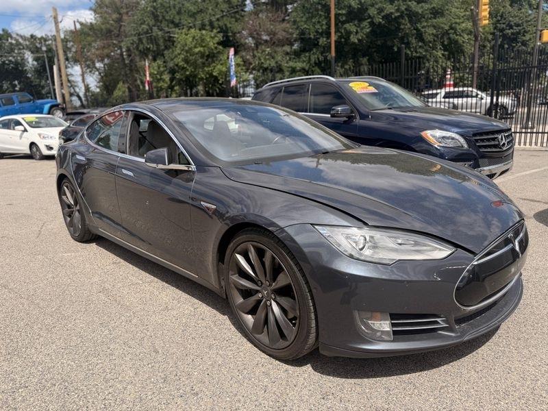 Tesla Model S 85D 2015