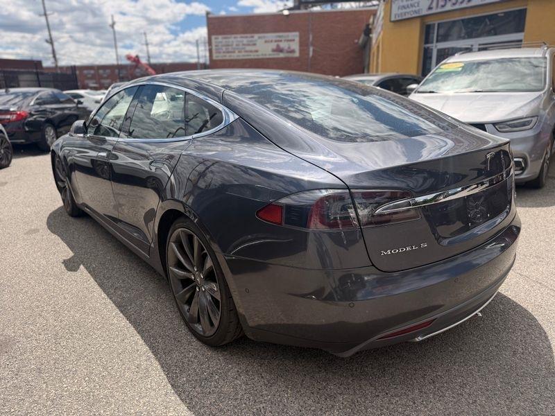 Tesla Model S 85D 2015