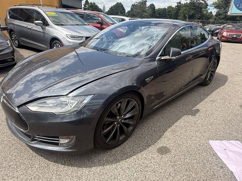Tesla Model S 85D 2015