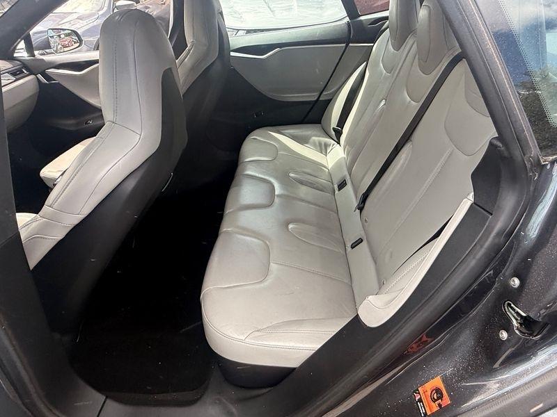 Tesla Model S 85D 2015