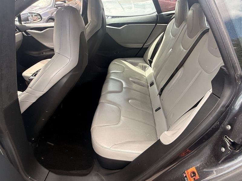Tesla Model S 85D 2015