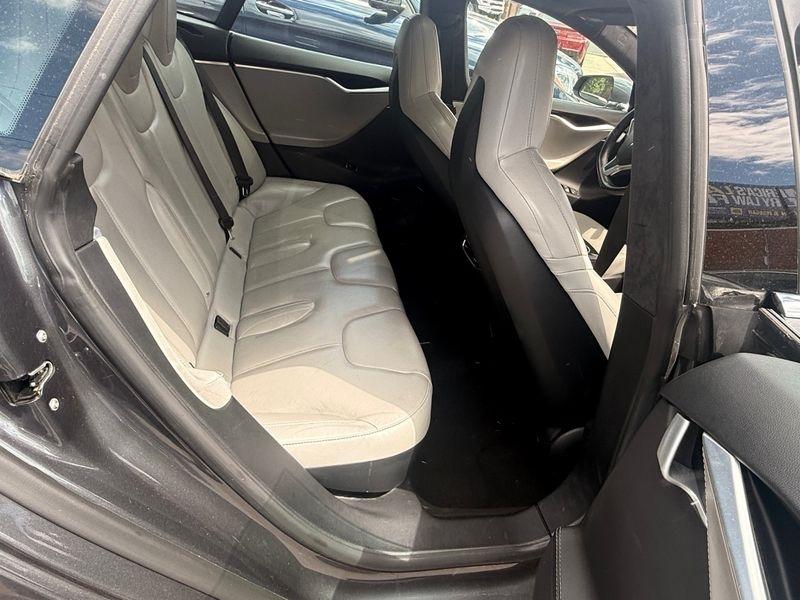 Tesla Model S 85D 2015