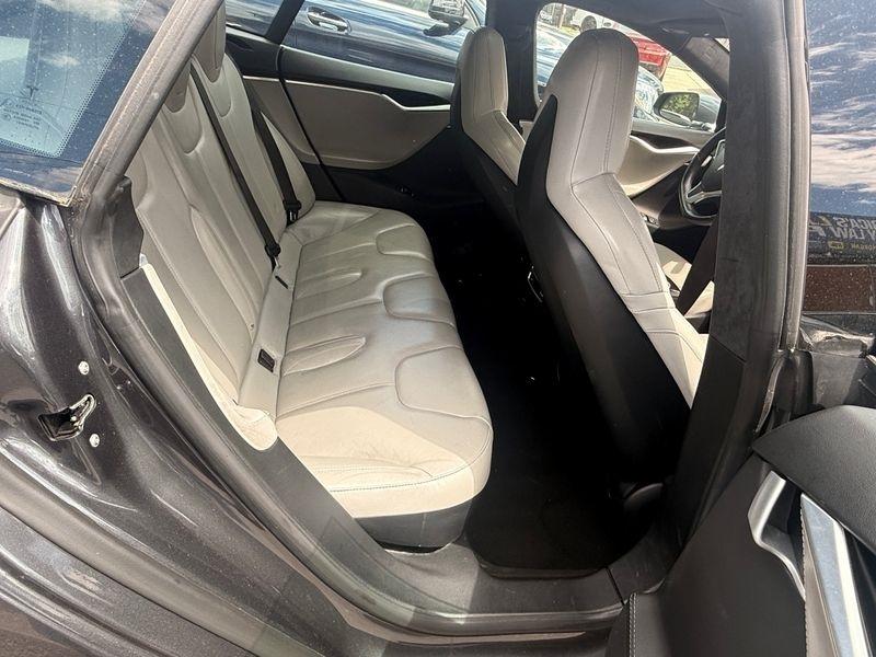 Tesla Model S 85D 2015