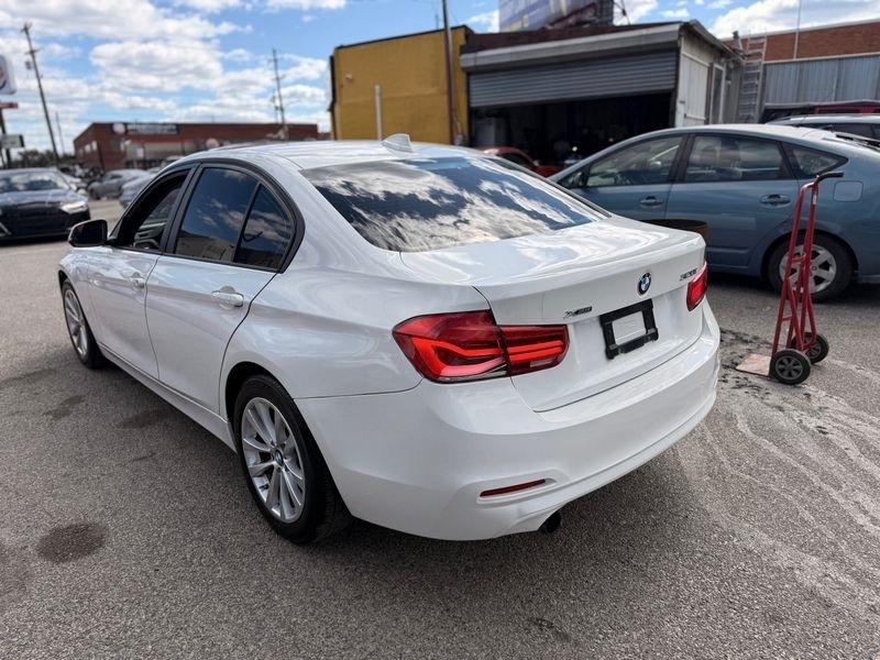 BMW 3-Series 320i xDrive Sedan 2016
