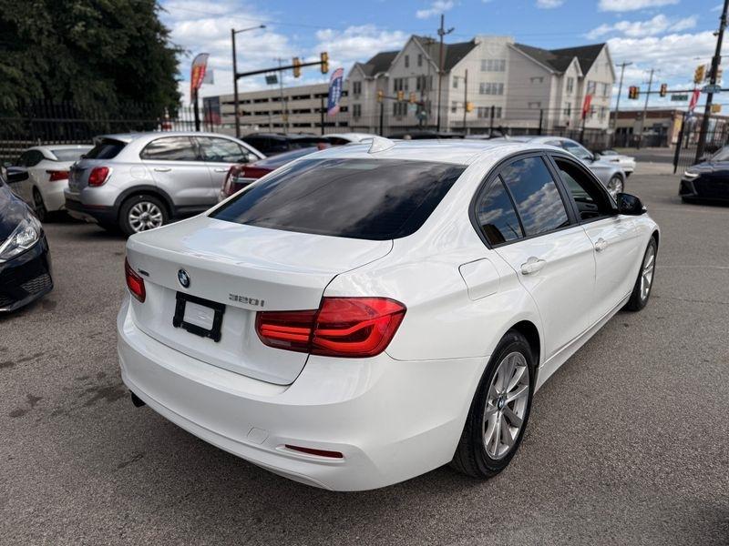 BMW 3-Series 320i xDrive Sedan 2016