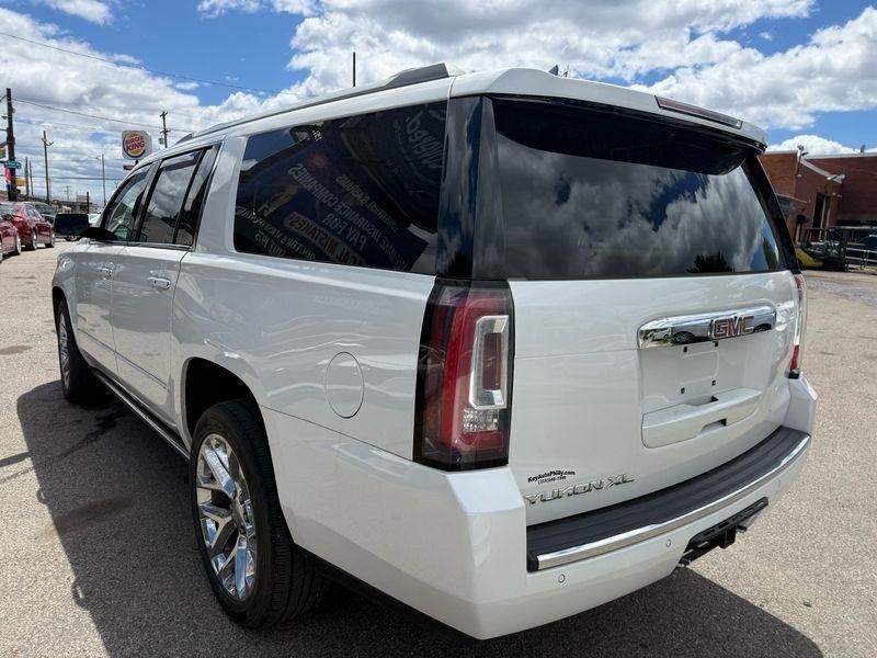 GMC Yukon XL Denali 4WD 2018