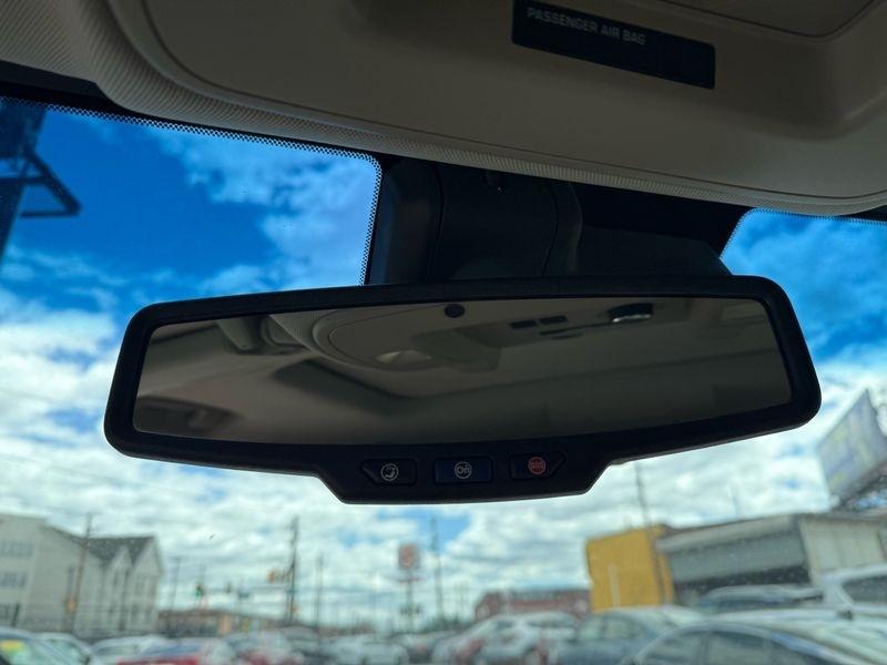 GMC Yukon XL Denali 4WD 2018