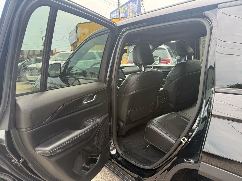 Jeep Grand Cherokee Laredo 4WD 2024