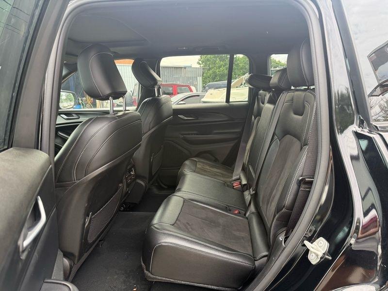 Jeep Grand Cherokee Laredo 4WD 2024