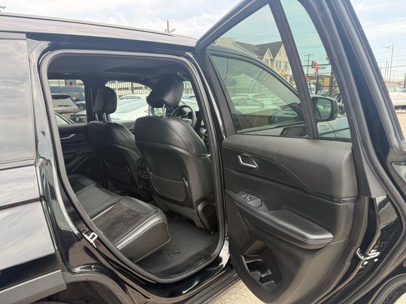 Jeep Grand Cherokee Laredo 4WD 2024
