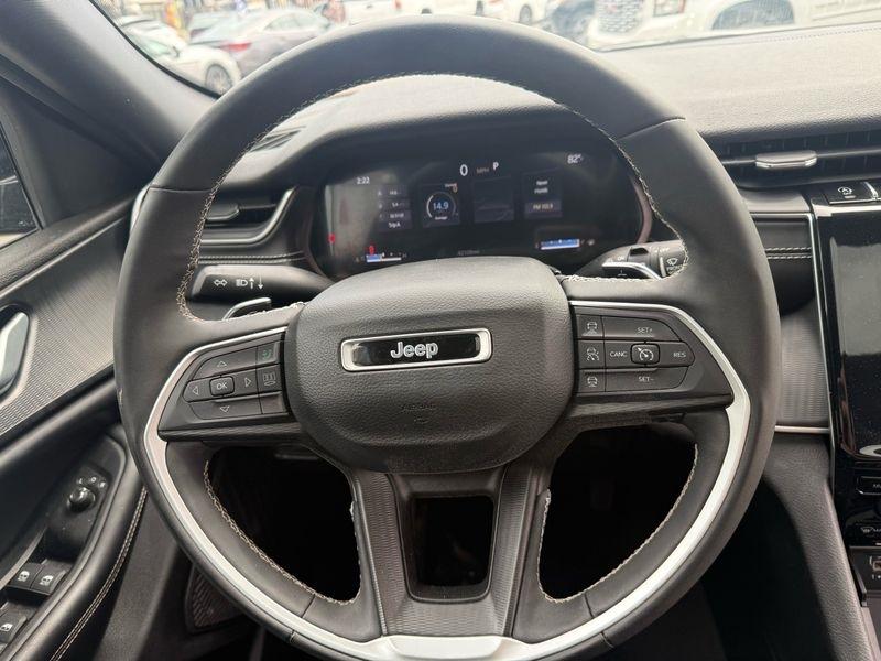Jeep Grand Cherokee Laredo 4WD 2024