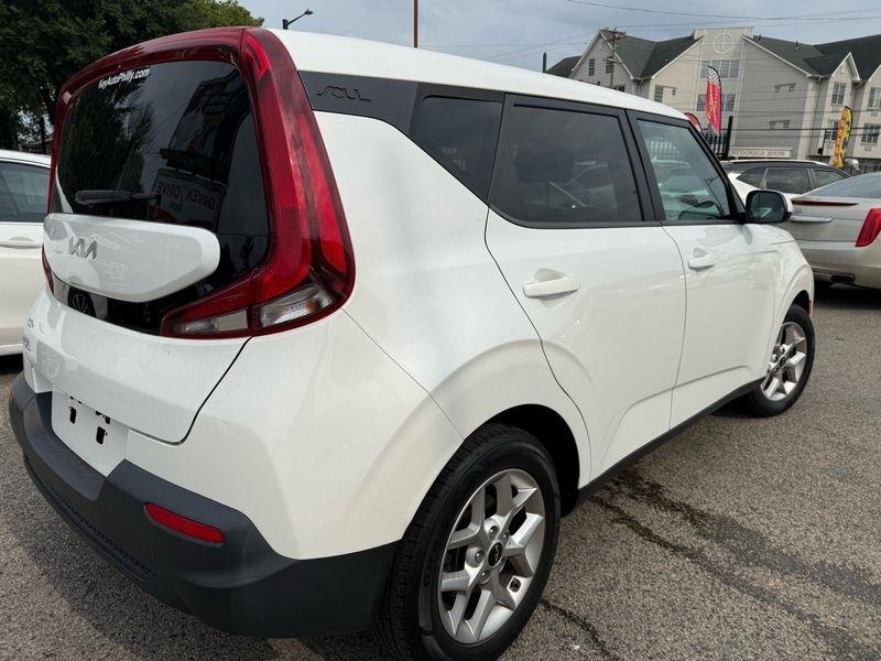 Kia Soul LX CVT 2022
