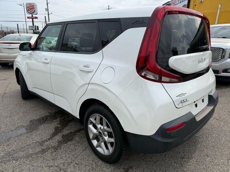 Kia Soul LX CVT 2022