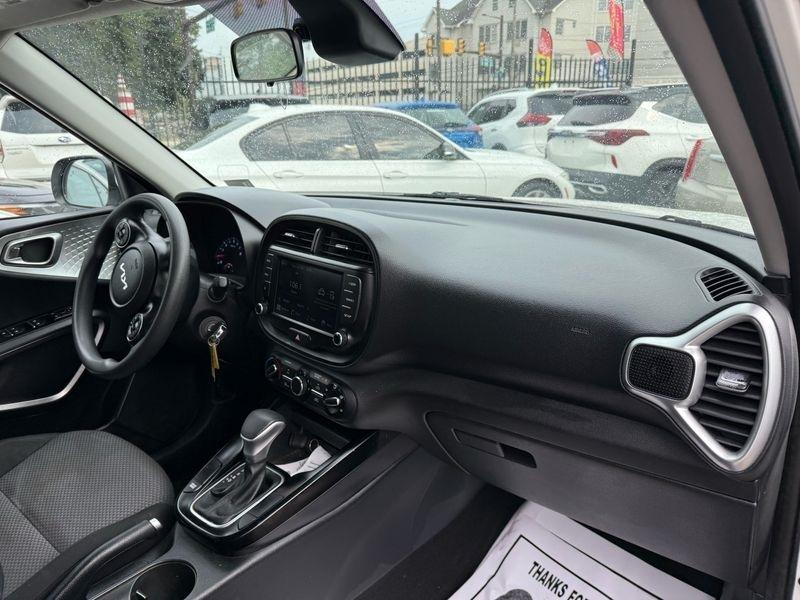 Kia Soul LX CVT 2022