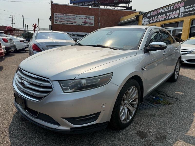 Ford Taurus Limited FWD 2015