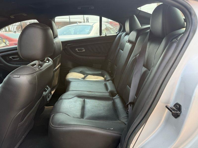 Ford Taurus Limited FWD 2015