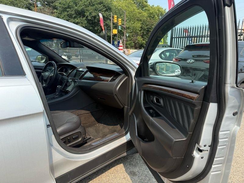 Ford Taurus Limited FWD 2015
