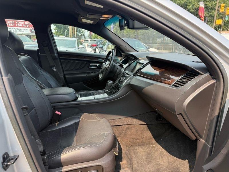 Ford Taurus Limited FWD 2015