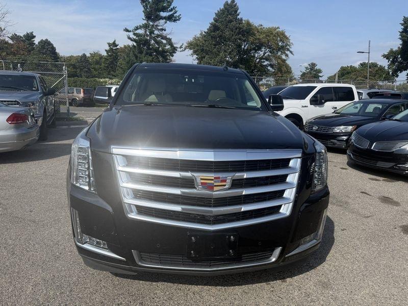 Cadillac Escalade ESV Luxury 4WD 2016