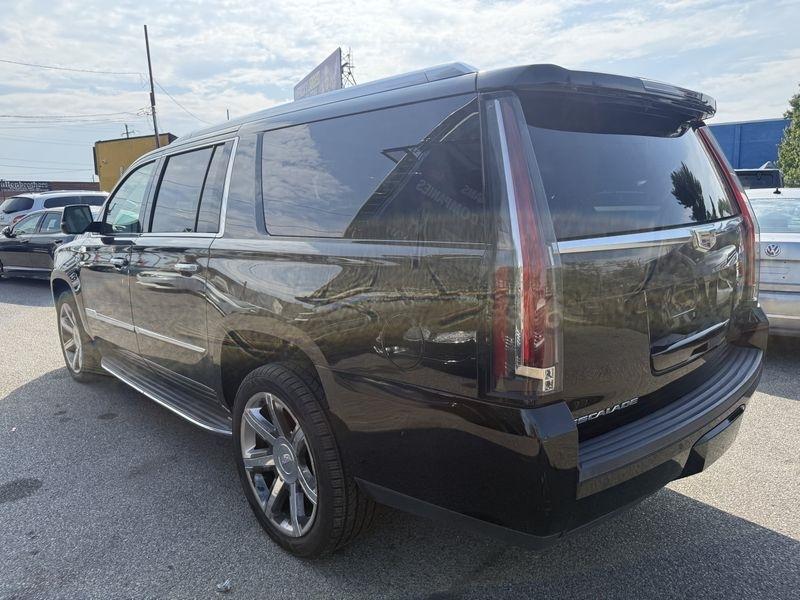 Cadillac Escalade ESV Luxury 4WD 2016