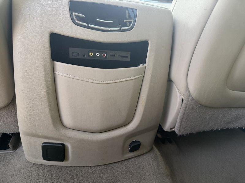 Cadillac Escalade ESV Luxury 4WD 2016