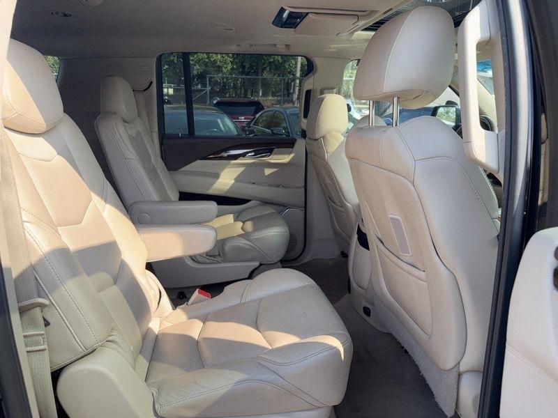 Cadillac Escalade ESV Luxury 4WD 2016