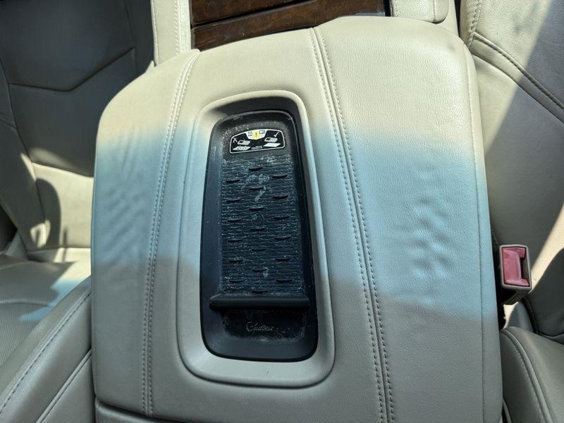 Cadillac Escalade ESV Luxury 4WD 2016