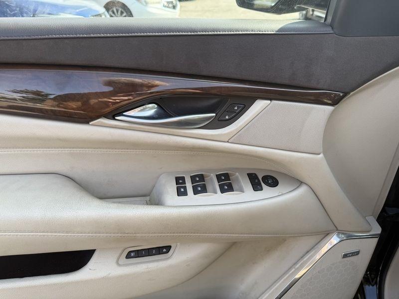 Cadillac Escalade ESV Luxury 4WD 2016