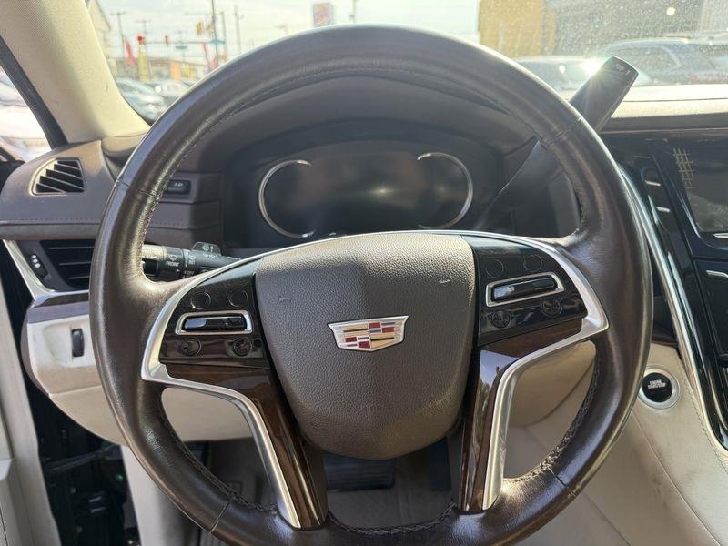 Cadillac Escalade ESV Luxury 4WD 2016