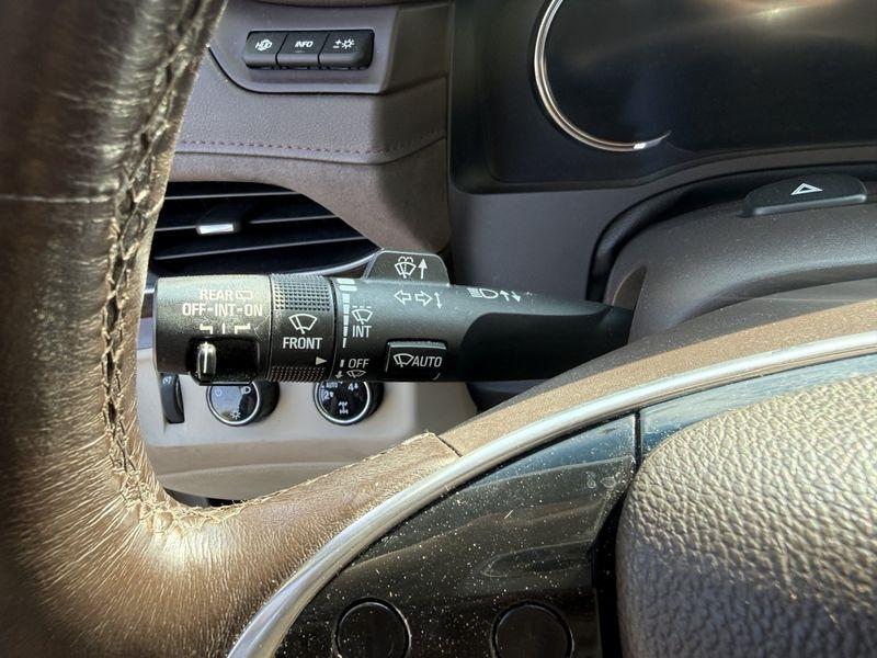 Cadillac Escalade ESV Luxury 4WD 2016