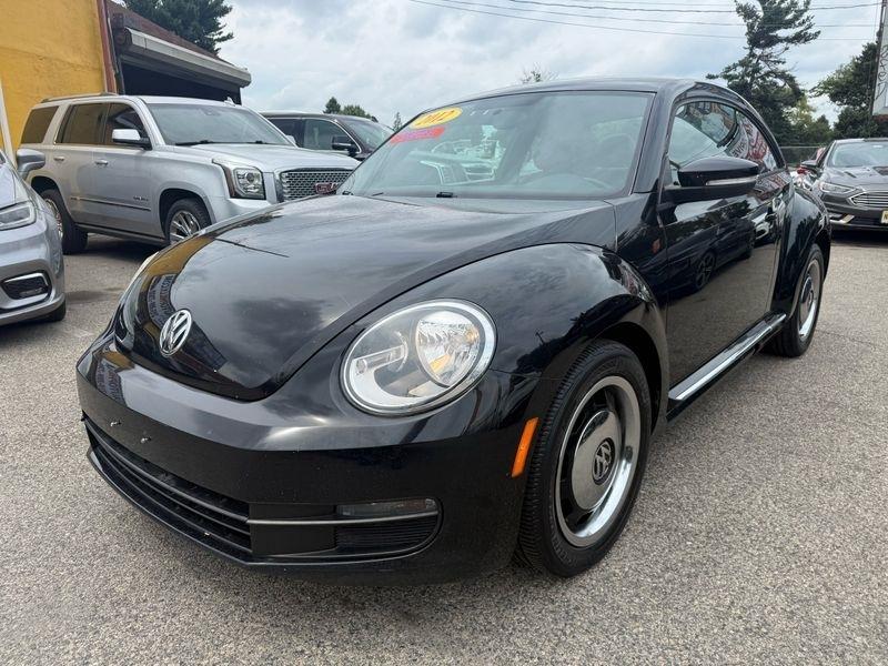 2012 Volkswagen Beetle 2.5L w/Sunroof Sound & Nav