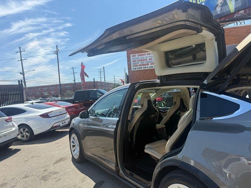 Tesla Model X 90D 2016