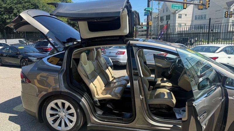 Tesla Model X 90D 2016