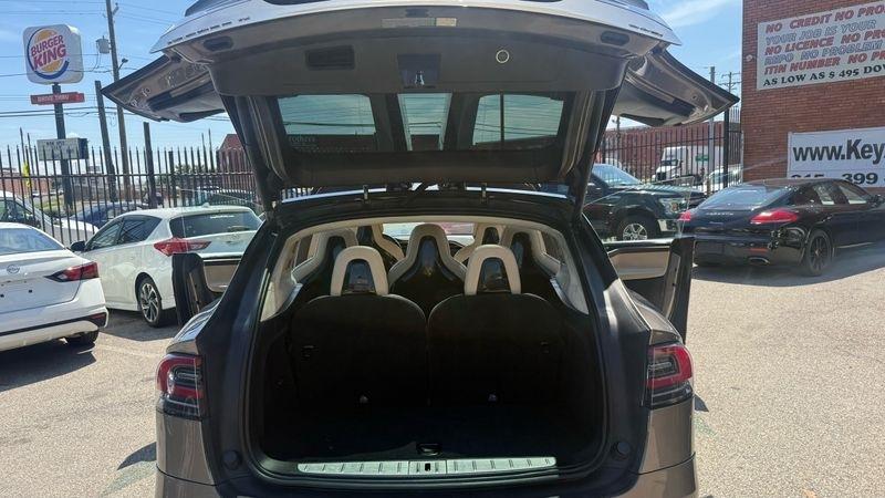 Tesla Model X 90D 2016