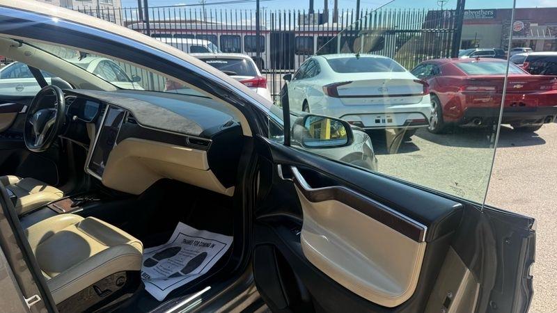 Tesla Model X 90D 2016