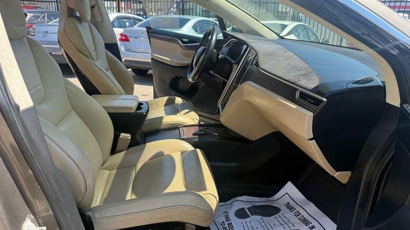 Tesla Model X 90D 2016