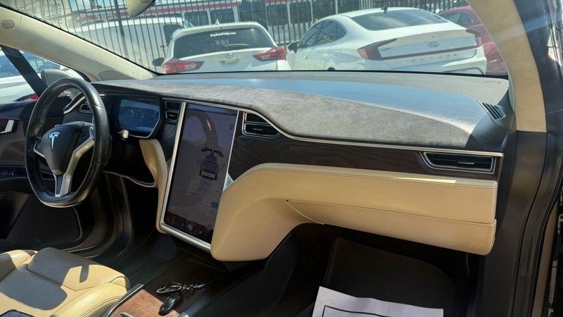 Tesla Model X 90D 2016