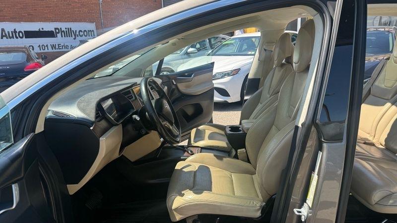Tesla Model X 90D 2016