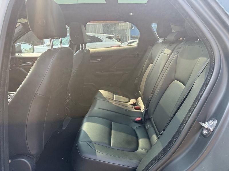 Jaguar F-Pace 25t Premium 2019