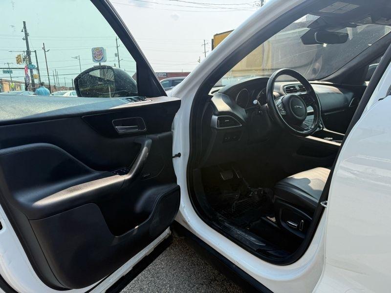 Jaguar F-Pace 25t Premium 2019