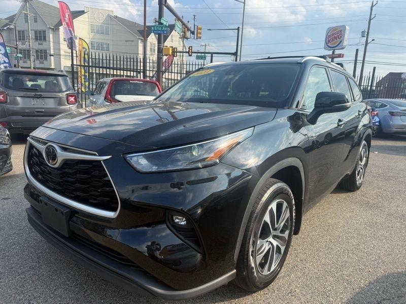 2022 Toyota Highlander XLE AWD V6