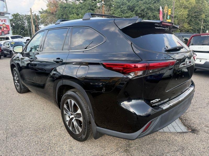 Toyota Highlander XLE AWD V6 2022