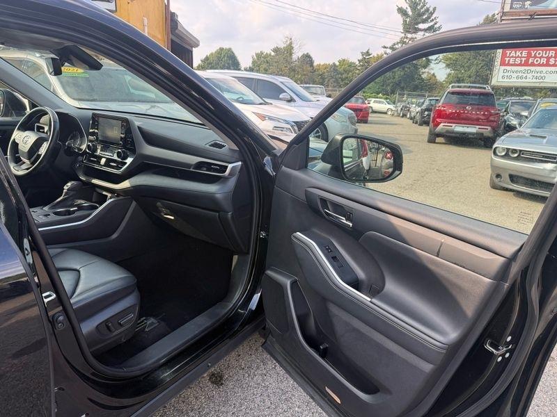 Toyota Highlander XLE AWD V6 2022