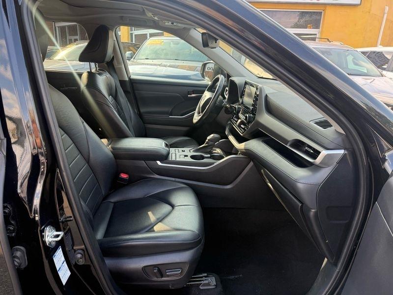 Toyota Highlander XLE AWD V6 2022