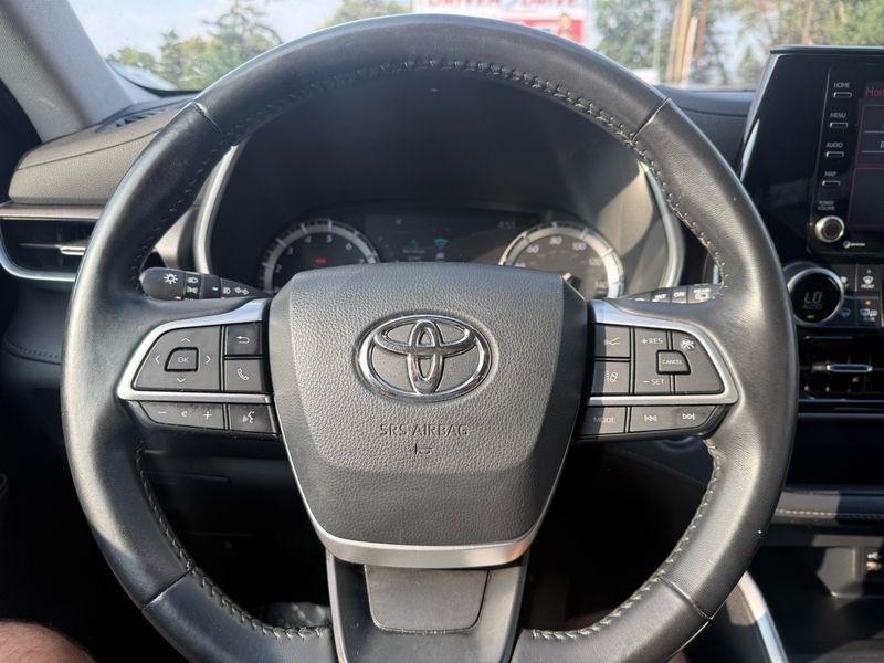 Toyota Highlander XLE AWD V6 2022