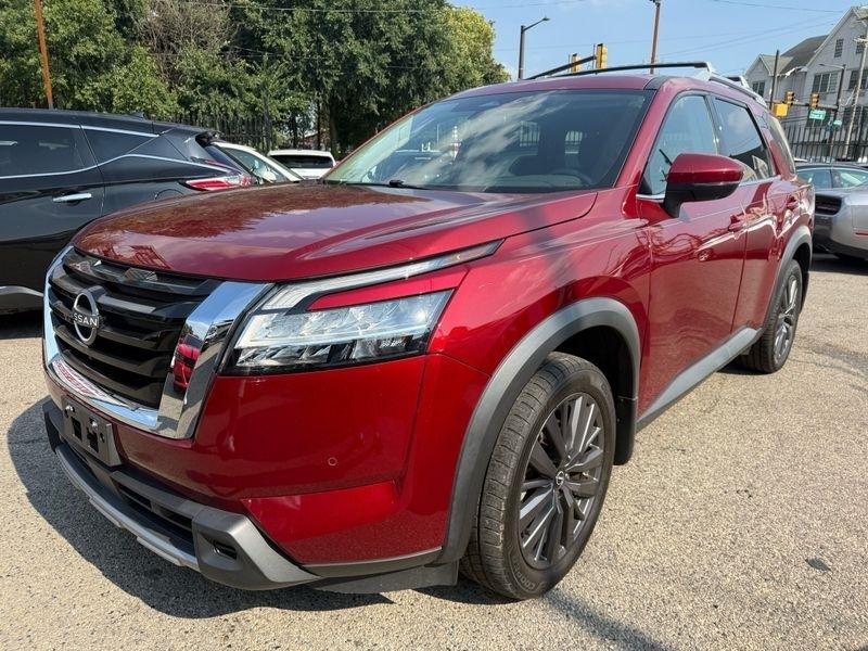2023 Nissan Pathfinder SL 4WD