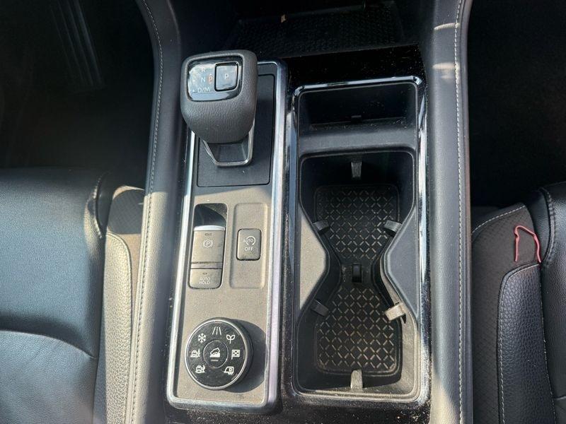 Nissan Pathfinder SL 4WD 2023