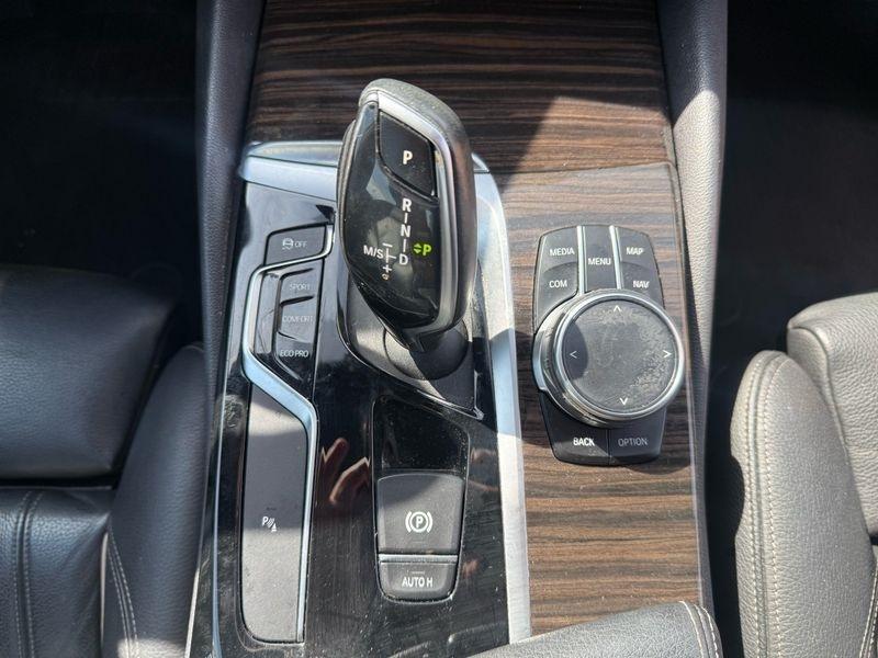 BMW 5-Series 530i xDrive 2019